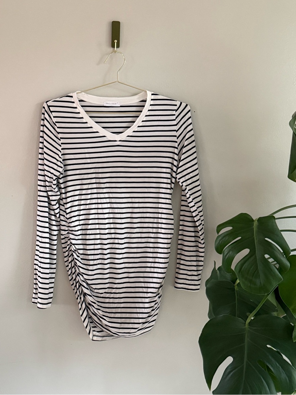 👶🏼Maternity Bundle 3/$20👶🏼 
Maternity Striped V-Neck Long Sleeve Top